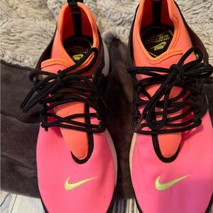 Nike Women's Neon Pink and Black Sneakers